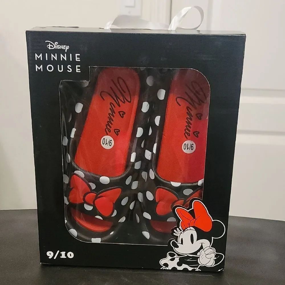 BRAND NEW DISNEY MINNIE MOUSE POLKA DOT SLIPPERS